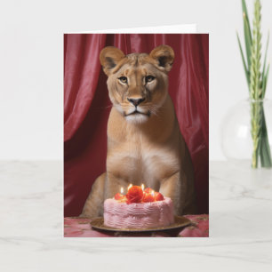 Lioness avec carte de gâteau d'anniversaire