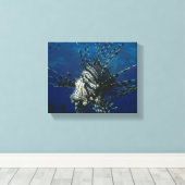 Lionfish in de oceaan Canvas (Insitu (Houten vloer))
