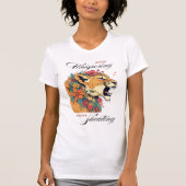 Lionne avec T-shirt Fleurs (Devant)