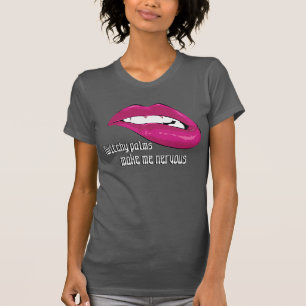 lip beet twitchy palm grappig shirt donkergrijs