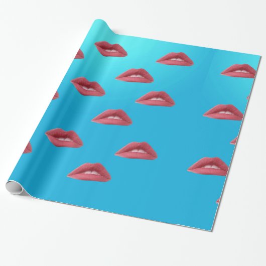 Lips en blauwe achtergrond cadeaupapier (Uitgerold)