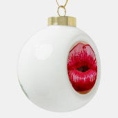Lips kus in kerstversiering keramische bal ornament (Links)
