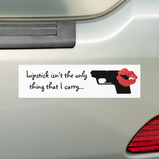 Lipstick is niet het enige dat ik draag... bumpersticker (Op auto)