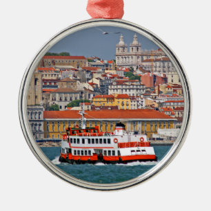 Lissabon skyline met oude veerboot op de Taag Metalen Ornament