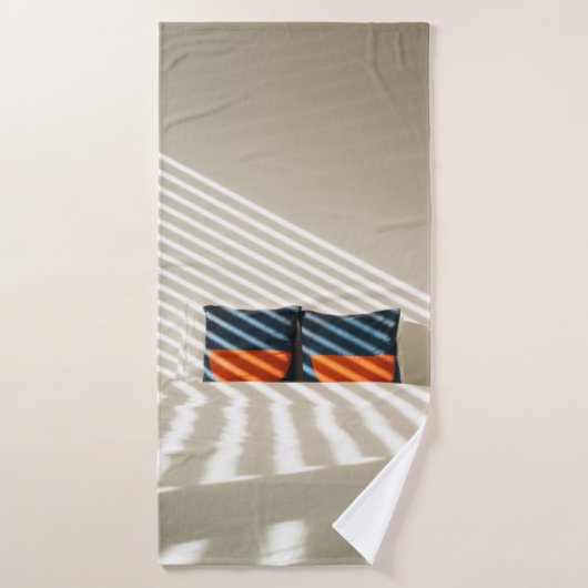 Lit blanc et rouge noir (Serviette de bain)