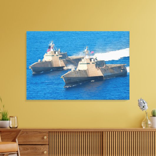 LITOTAAL COMBAT SHIP - LCS-4 24x36 Canvas Afdruk (Insitu (Woonkamer))