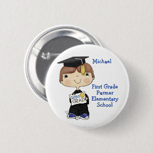 Little Afstuderen Boy Brown Hair Ronde Button 5,7 Cm