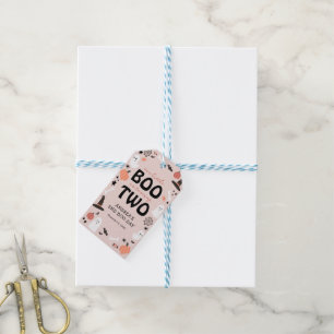 Little Boo krijgt twee griezelige Halloween-verjaa Cadeaulabel