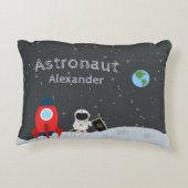 Little Boy Astronaut on Moon, First Name Space Accent Kussen (Achterkant)