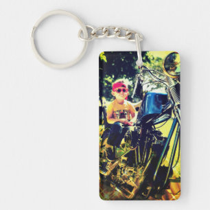 Little Boy op Big Motorcycle AcrylSleutelhanger Sleutelhanger
