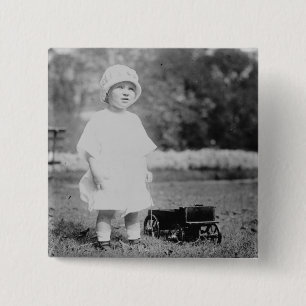 Little Girl met Speelgoed Wagon Vierkante Button 5,1 Cm