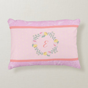 Little Girl Pastel Pink Floral Monogram Accent Kussen