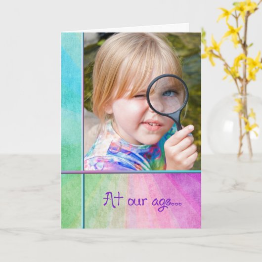 little girl with magnifying glass birthday humor kaart (Gele Bloem)
