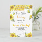 Little Honey fête d'anniversaire Invitations d'abe (Debout devant)