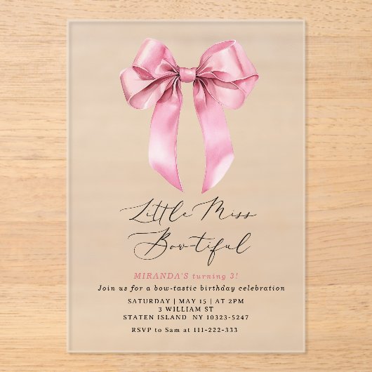 Little Miss Botwful Pink Bow meisje Verjaardag Acryl Uitnodigingen (Voorkant)