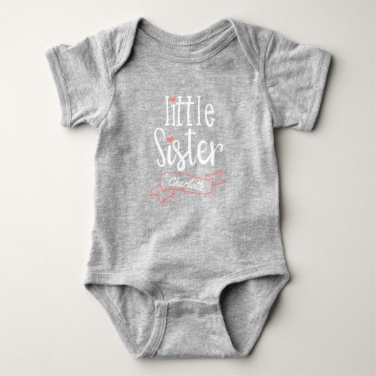 Little Sister Baby Aankondiging Naam & Monogram Romper (Voorkant)