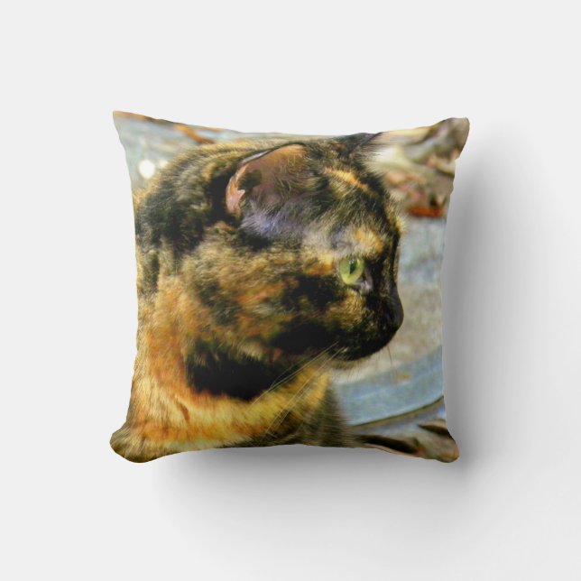 Little Tortie Cat Mojo Pillow Kussen (Voorkant)