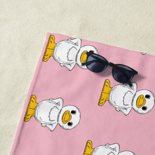 Little White Duck Standing Thunder_Cove Strandlaken (In situ)