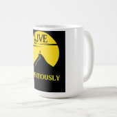 Live Ambitieusement café Mug (Devant droit)