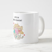 LIVE IN THE MOMENT EXTRA GROTE BEKER (Voorkant rechts)