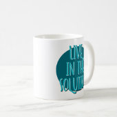 Live In The Solution Recovery Slogan Mug (Devant droit)