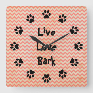 Live Love Bark Red Chevron Wall klok