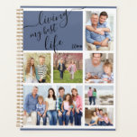 Living my Best Life Photo Collage 2025<br><div class="desc">Créez votre propre Planner avec 7 de vos photos préférées et personnaliser pour n'importe quelle année! Vivre ma vie meilleure est écrit en écriture manuscrite élégante en noir avec un arrière - plan bleu et blanc. Le modèle photo est configuré pour vous pour ajouter vos photos, qui sont affichées en...</div>