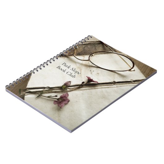 Livre avec de minuscules fleurs (Côté gauche)