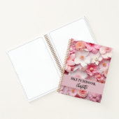 Livre de croquetchs rose fleurs blanches nom scrip (Intérieur)