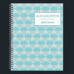 Livre de croquis personnalisé Hanoukka Menorah<br><div class="desc">Ce carnet d'esquisses spécial présente une belle illustration de menorah en bleu turquoise sur la couverture,  personnalisée avec votre nom. Parfait pour capturer vos pensées,  vos idées et votre créativité pendant Hanoukka. Un cadeau unique et réfléchi pour la saison des fêtes.</div>