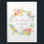 Livre de recette florale Rustic Pink Yellow<br><div class="desc">Gardez trace de vos recettes préférées dans ce joli livre de recettes florales.Des pivoines roses douces, de grands tournesols jaunes et des noix d'oubli bleues sont enfouis dans des feuilles et des branches vertes et douces pour créer une très jolie couronne. Un coeur rose vif apporte une touche de romantisme...</div>