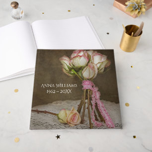 Livre D'or Bouquet de roses anciennes sur nappe en dentelle