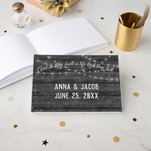 Livre D'or Chaîne Lumineuse sur Bois Gris Foncé pour Mariage (Recto ouvert)