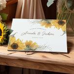 Livre D'or Élégant tournesol rustique, Mariage de automne<br><div class="desc">Ce livre d'hôtes de mariage de tournesol rustique est un souvenir charmant et personnalisé pour votre journée spéciale. Doté d'un beau design de tournesol, il incarne parfaitement la chaleur et la joie de l'été et des mariages de automne. La couverture est élégamment personnalisée avec les noms de la mariée et...</div>