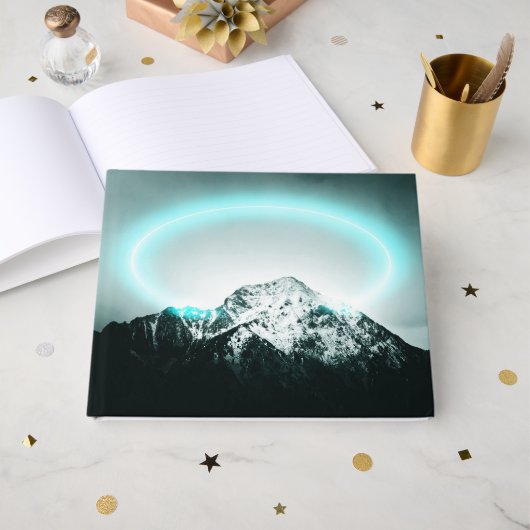 Livre D'or Snowy mountain mysterious blue neon light (Recto ouvert)