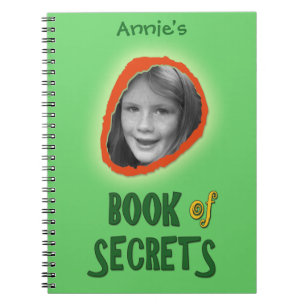 Livre vert des secrets avec photo et nom personnal