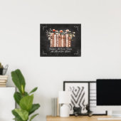Livres avec fleurs et citation sur tableau noir (Bureau à domicile)