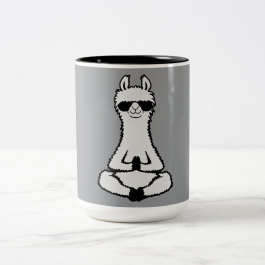 Llama Cool Zen Meditation Pose Sunglasses Relaxing Tweekleurige Koffiemok (Center)