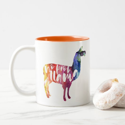 Llama. Geen Probllama. Geen prob-lama. Funny Sayin Tweekleurige Koffiemok (Met donut)