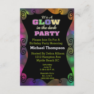 L'obscurité des invitations d'anniversaire