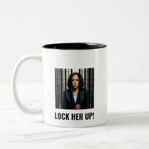 Lock Up Kamala Coffee Mok