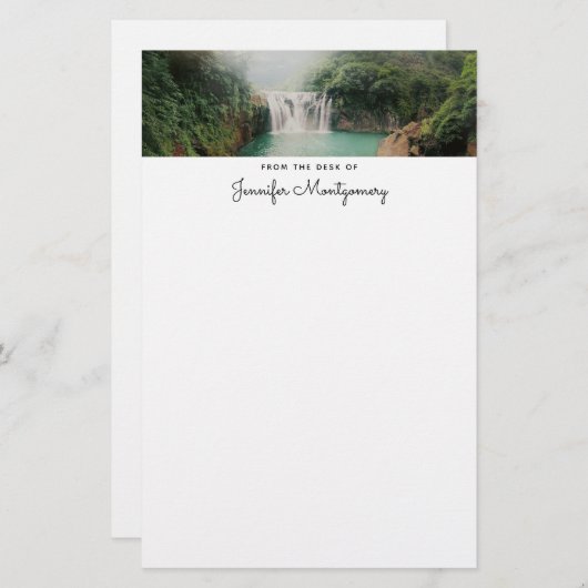 Loefwaterval in een bergbos briefpapier (Voorkant / Achterkant)