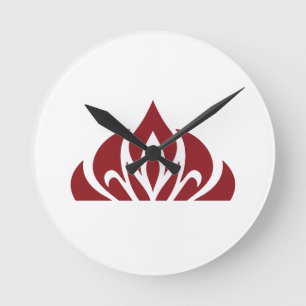 logo à flamme rouge sur horloge murale