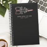 Logo de la liste de cheveux des ciseaux or Rose vi<br><div class="desc">Montrez votre style professionnel avec ce vintage rose ciseaux or ciseaux cheveux styliste logo planificateur. Parfait pour les coiffeurs, ce planificateur allie un design vintage chic et des fonctionnalités pratiques. L'élégant logo rose de ciseaux d'or ajoute une touche de sophistication à votre organisation quotidienne. Personnalisez-le avec votre nom pour un...</div>