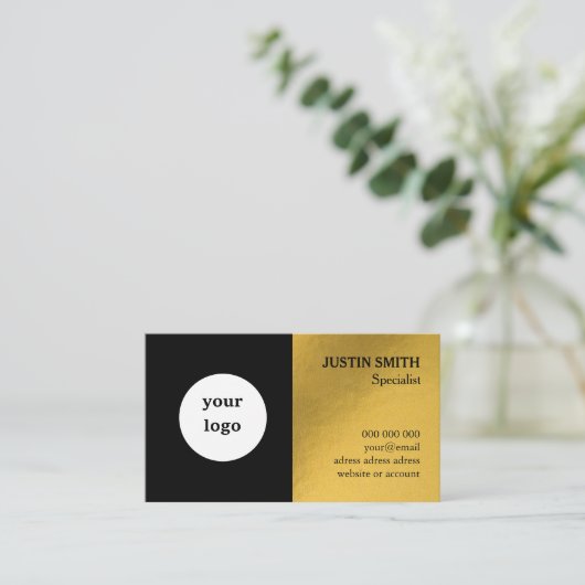 Logo de luxe noir et or carte de visite moderne (Debout devant)
