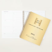 Logo d'entreprise or élégant script de nom 2026 (Devant avec enveloppe)