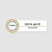 Logo, gouden accent, witte naamplaatje (Voorkant)