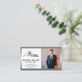 Logo van vastgoedmakelaar | Zakelijke man Visitekaartje (Staand voorkant)