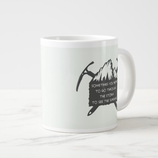 Logo voor avontuur, embleem met Extra Grote Mok (Voorkant rechts)