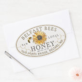 Lokale honing met zonnebloem en bijen ovale sticker (Envelop)